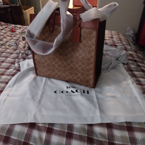 Coach Handbags - Coach purse